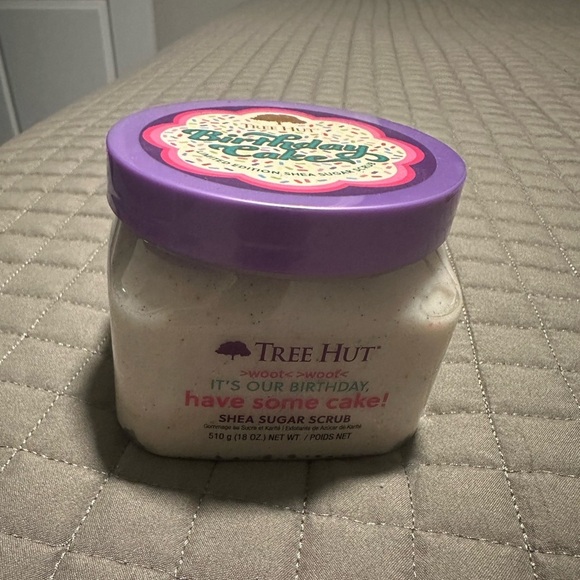 tree hut Other - NEW Tree Hut ITS OUR BIRTHDAY CAKE Shea Sugar Scrub 18oz limited edition